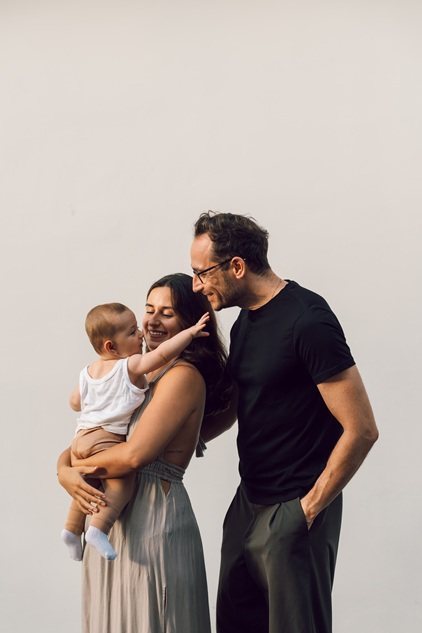 Every complaint about your partner is changing your relationship: Complaining about your partner. Jan-Willem van der Heiden with his wife and daughter, with relationship coach Jan-Willem van der Heiden