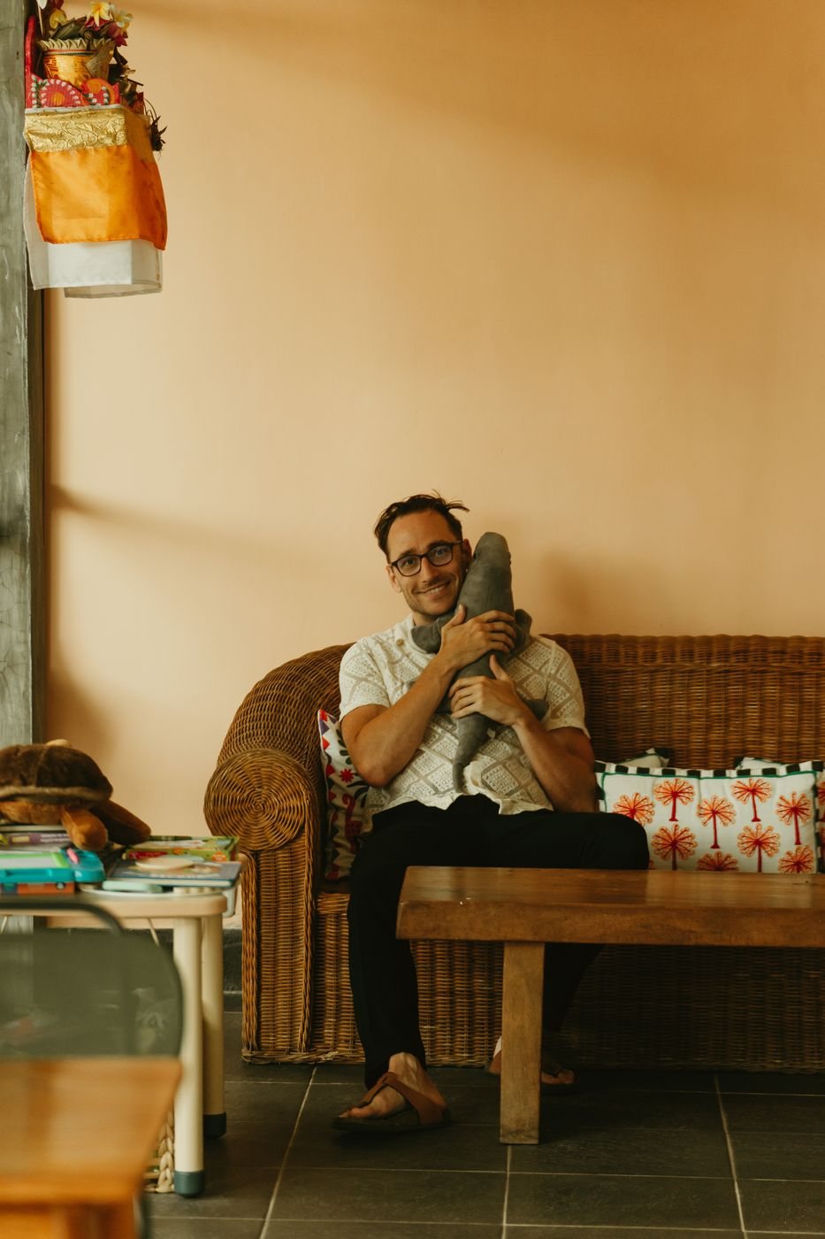 My wife runs the household: Supporting your wife at home. Jan-Willem van der Heiden, relationship coach, in Bali
